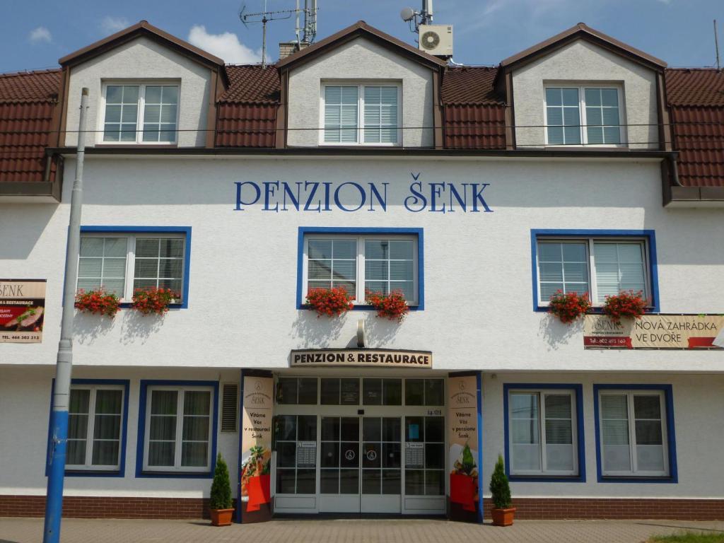 Penzion Senk Pardubice Hotel Exterior photo