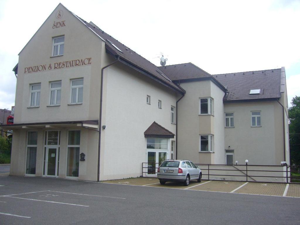 Penzion Senk Pardubice Hotel Exterior photo